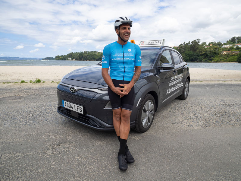 Hyundai ofrece un coche de apoyo para ciclistas