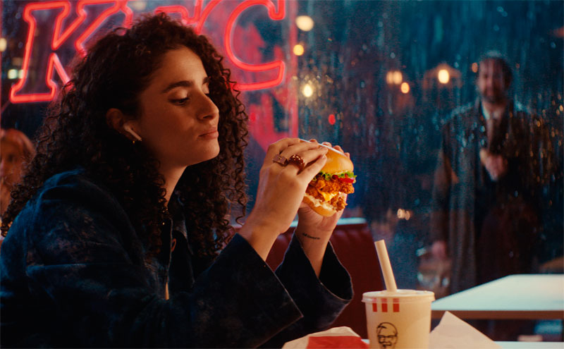 KFC se desmarca de la competencia con su nueva campaña de burgers
