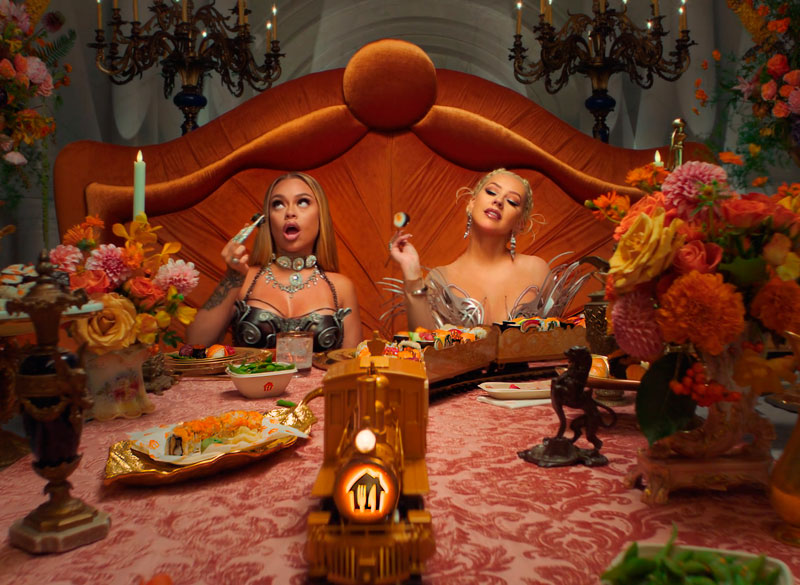 Christina Aguilera y Latto en la nueva campaña de Just Eat