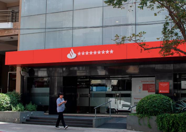 Banco Santander encripta su nombre con asteriscos