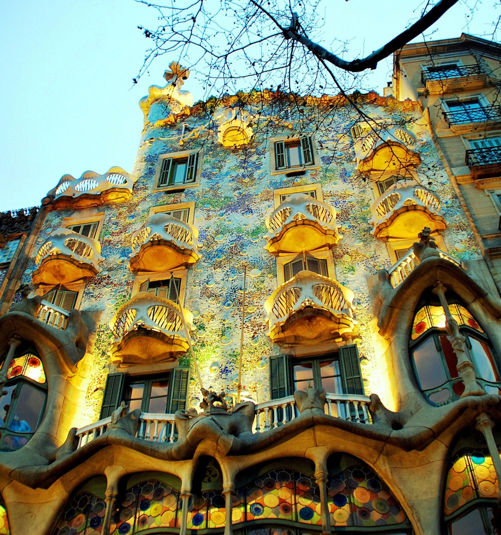 Gaudí abre las puertas de su casa