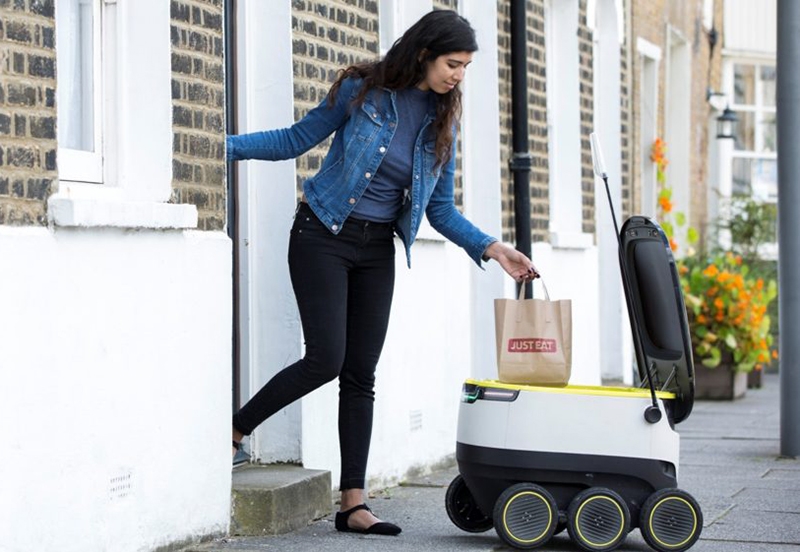 ¿Y si un robot te entregara tu pedido de comida a domicilio?