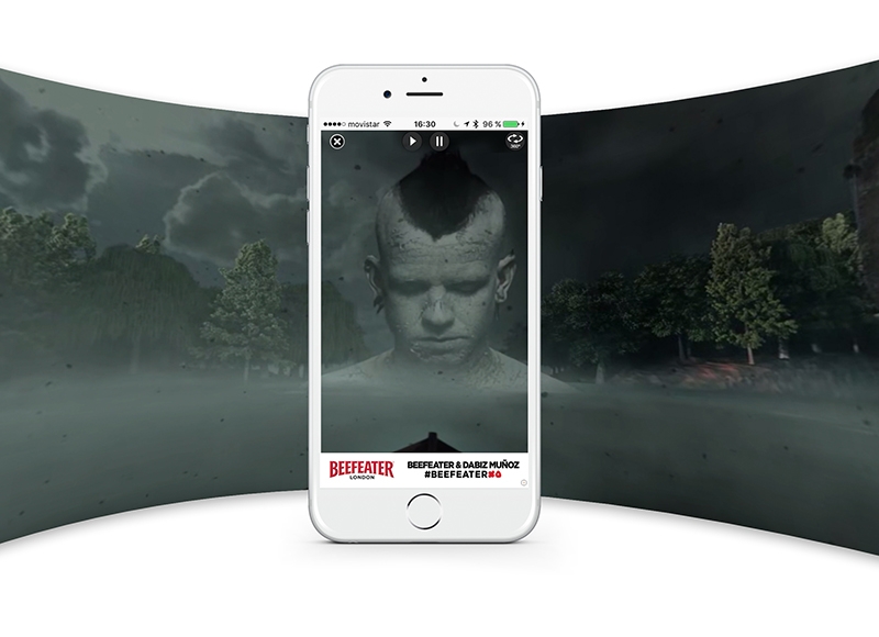 Usuarios móviles inmersos en el nuevo vídeo 360º de Beefeater