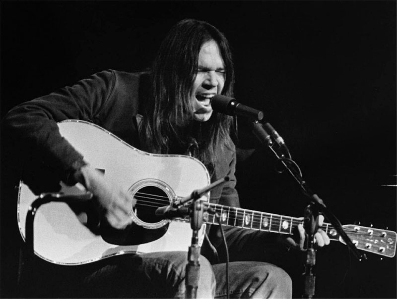 Neil Young pone voz a un anuncio muy necesario